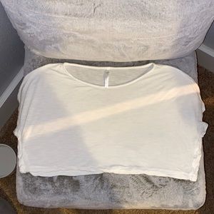 White crop top small